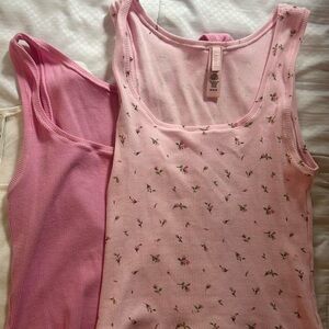 SKIMS Tank Set (2)